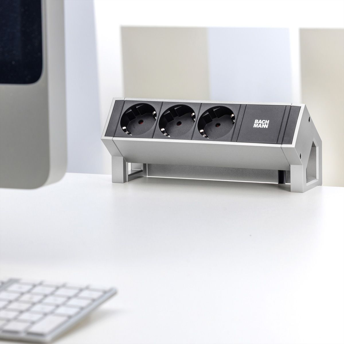 BACHMANN DESK2 3x Schutzkontakt GST18 Inox