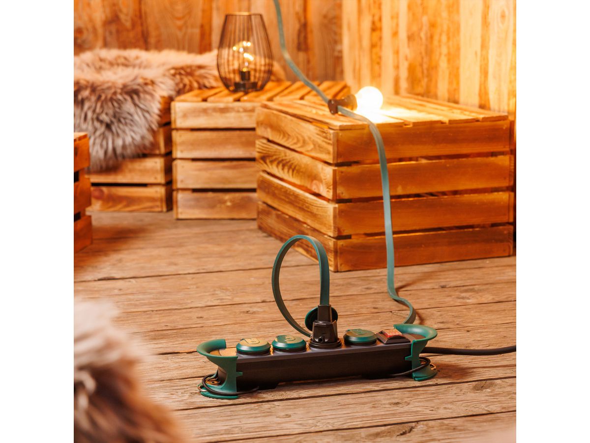 BACHMANN HOOK Outdoor 4x Schutzkontakt, Kunststoff, mit Schalter und Klappdeckeln, IP44, 4 m