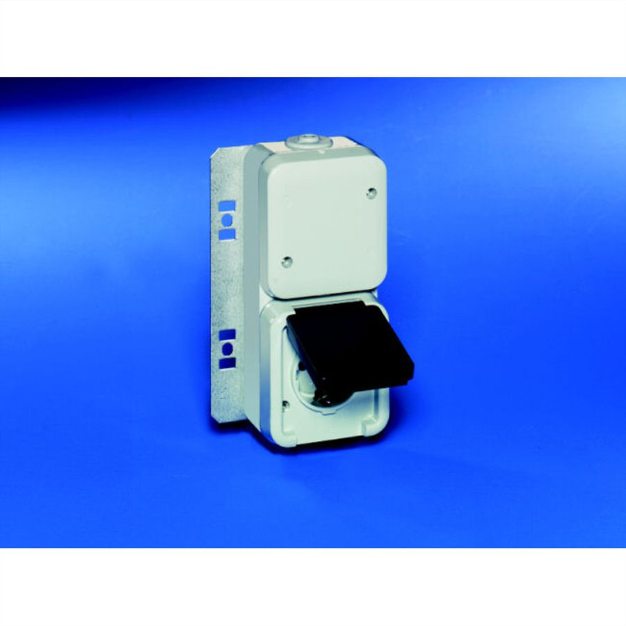 SCHROFF Verteilerdose mit Schutzkontakt-Steckdose - ANSCHLUSS/SERVICE-STECKDOSE