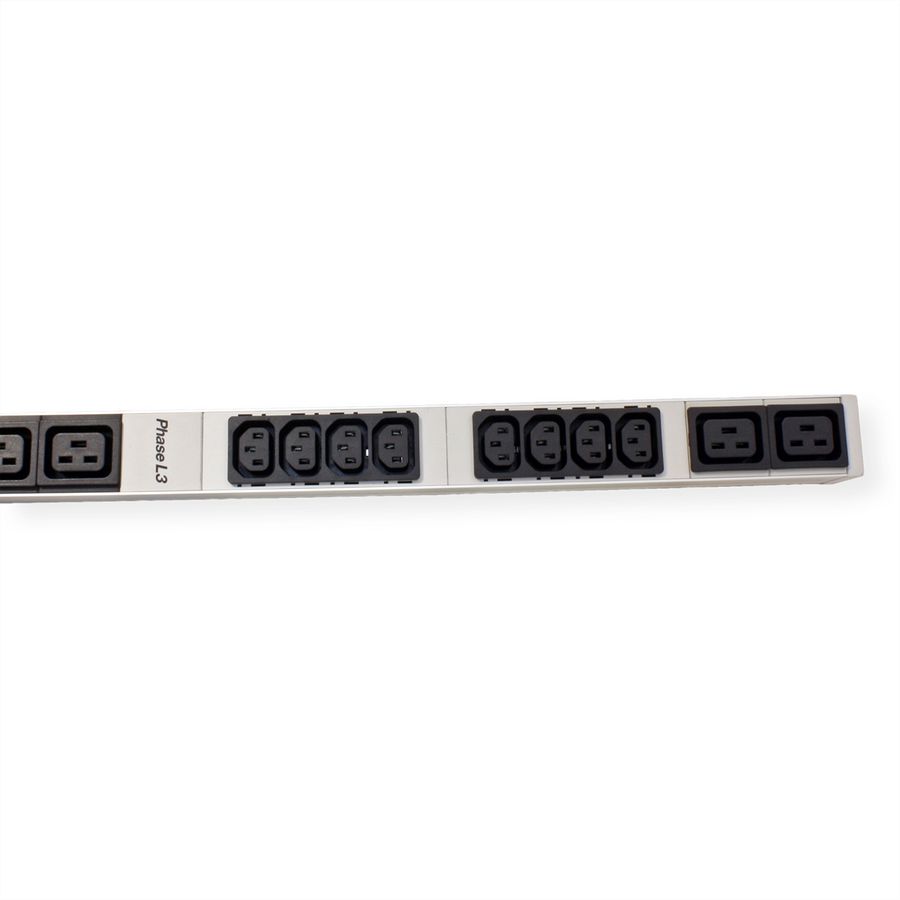 BACHMANN IT PDU Basic 3 x (16 A / 400 V / 50 Hz) 24 x C13 6 x C19)