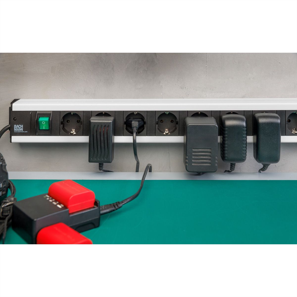BACHMANN Handwerkerleiste 12x Schutzkontakt, Schalter, 2 m