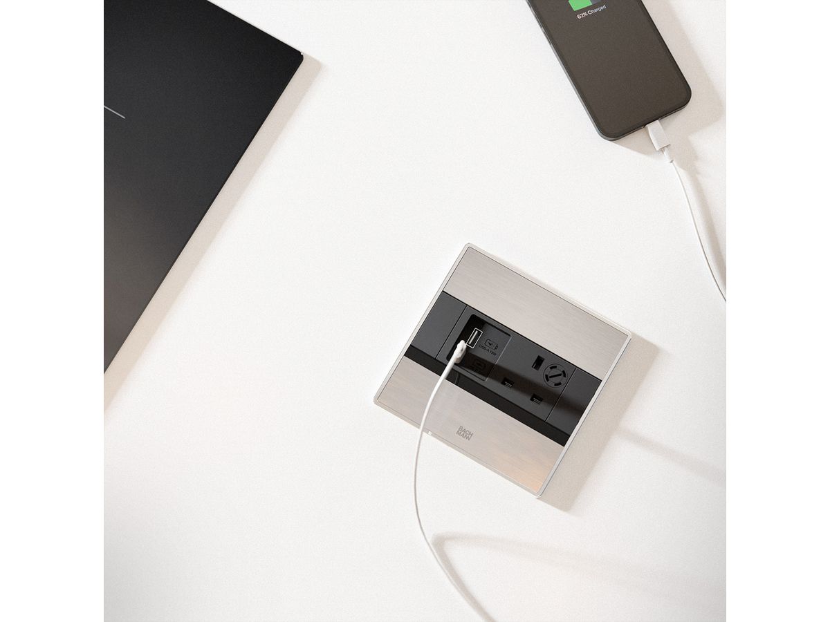 BACHMANN SENSE Edelstahl-Optik 1x UK, 1x USB A/C L=2,0m UK13A