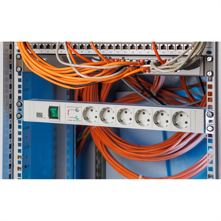 BACHMANN 19" PDU PVC 6xCEE7/3 Schalter