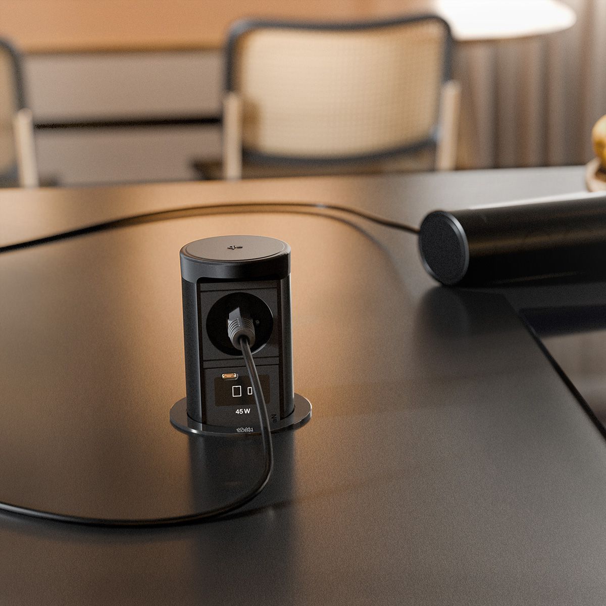 BACHMANN ELEVATOR2 1xUTE 1xUSB C, Wireless Charger 15W RAL9005 2,0 m AEH