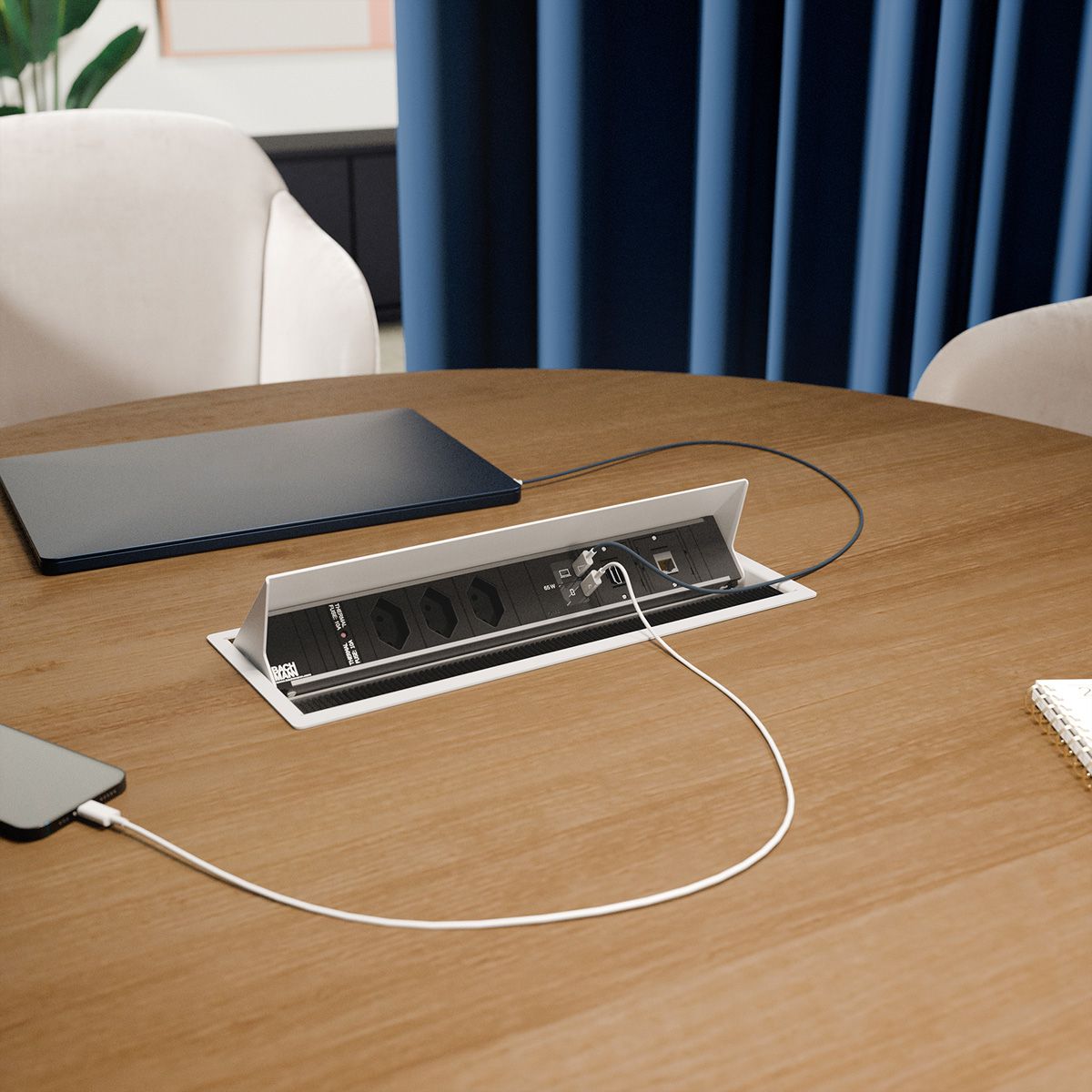 BACHMANN CONI L 3xCH 0° 1xUSB C/C 65W, 2xCM L=0,2m