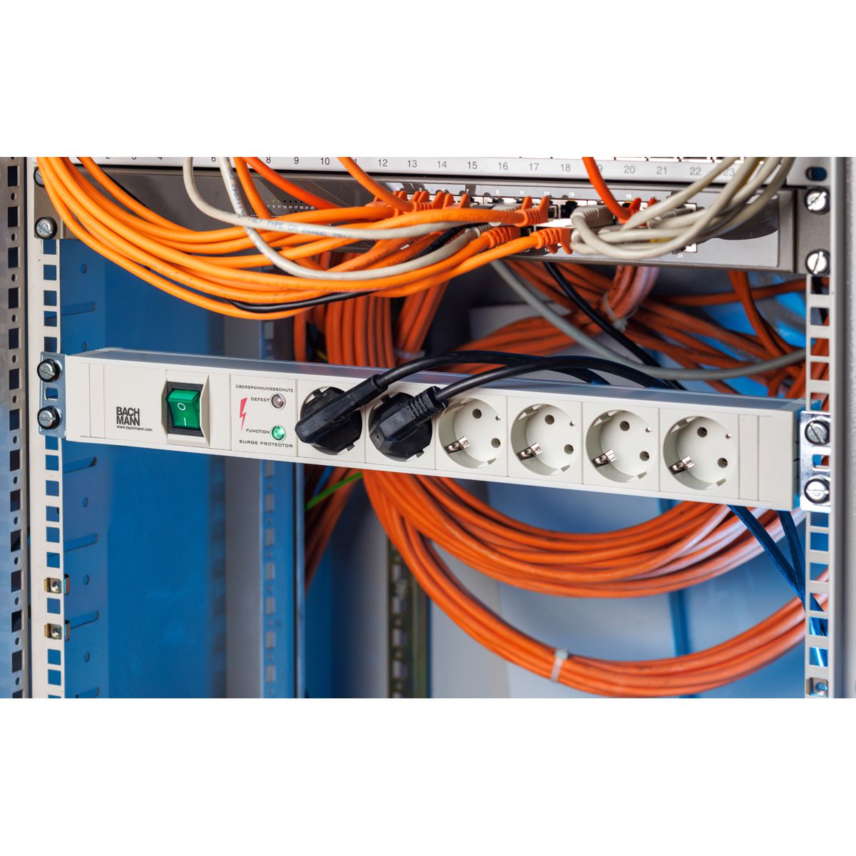 BACHMANN 19" PDU PVC 6xCEE7/3 Schalter