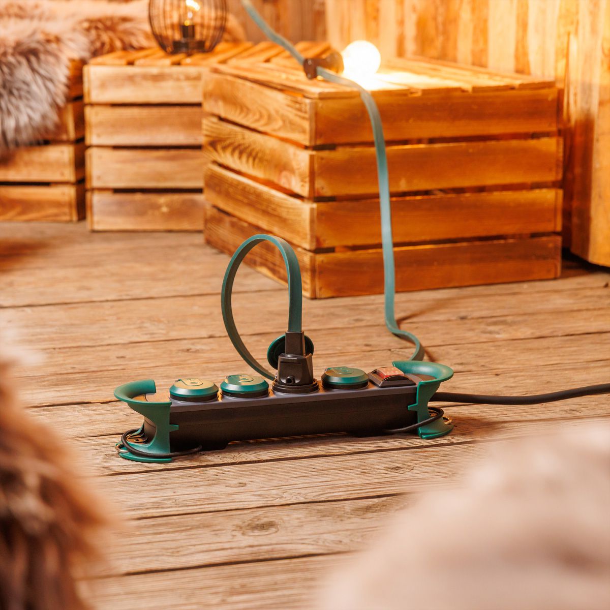 BACHMANN HOOK Outdoor 4x Schutzkontakt, Kunststoff, mit Schalter und Klappdeckeln, IP44, 4 m