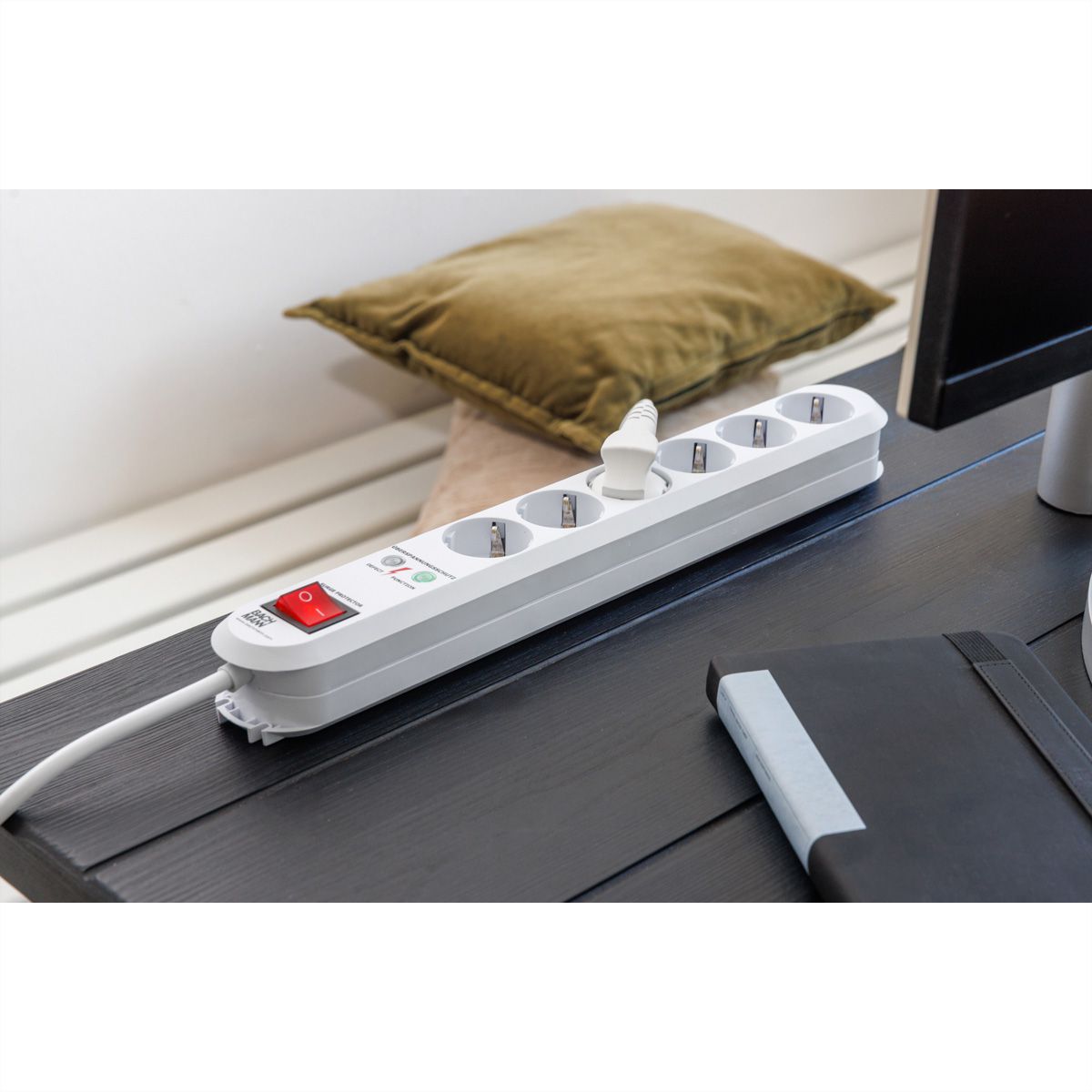 BACHMANN SMART Steckdosenleiste 6x Schutzkontakt, Schalter, Überspannungsschutz, weiß, 1,5 m