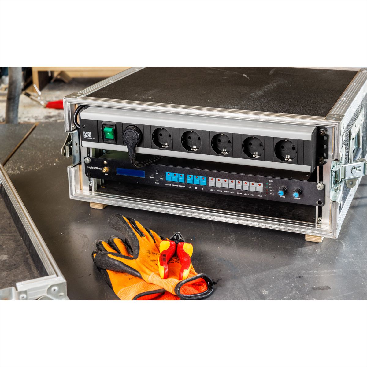 BACHMANN Handwerkerleiste 6x Schutzkontakt, Schalter, 19-Zoll-Rack kompatibel, 2 m