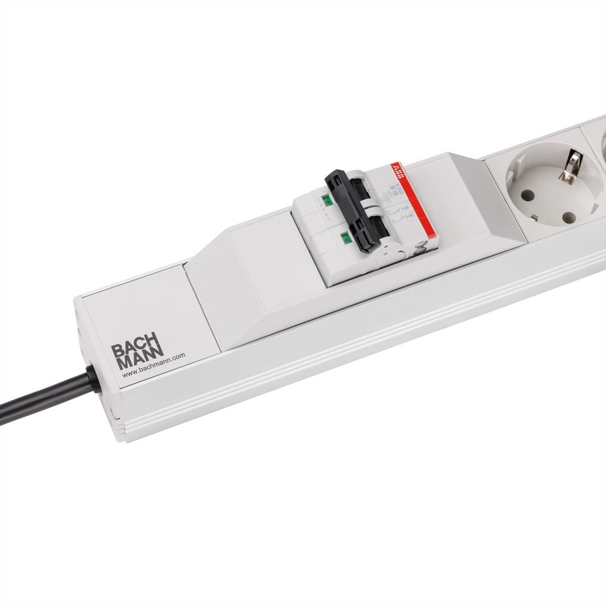 BACHMANN 19" Steckdosenleiste 6xSchutzkontakt 1x Leitungsschutzschalter, 2 m