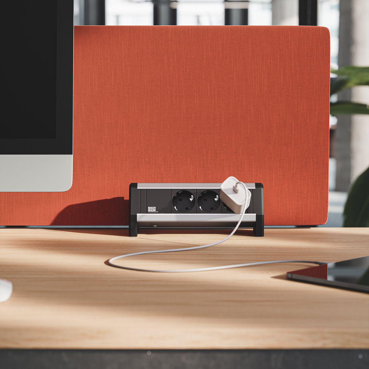 BACHMANN DESK 3x Schutzkontakt, mit Haltewinkeln