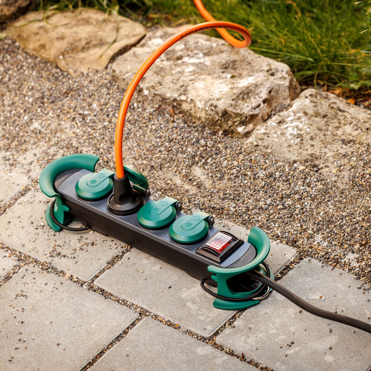 BACHMANN HOOK Outdoor 4x Schutzkontakt, Kunststoff, mit Schalter und Klappdeckeln, IP44, 4 m